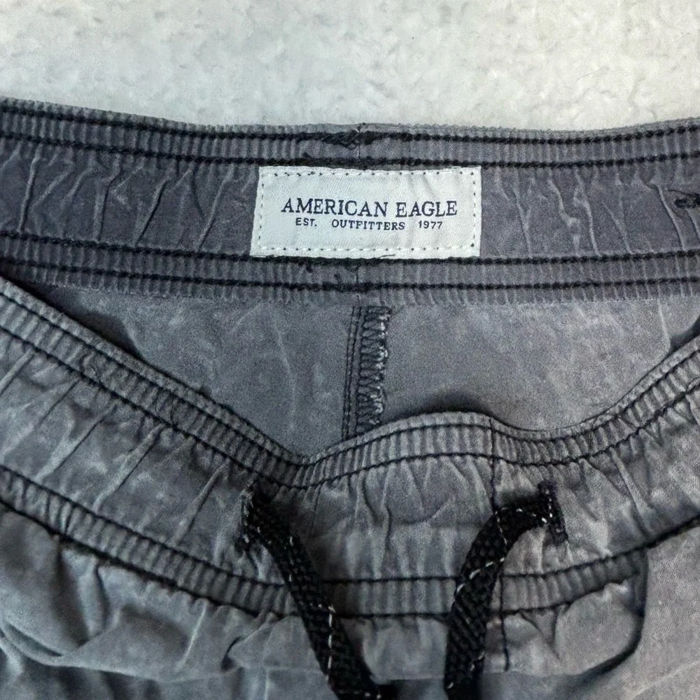 American Eagle Men Gray Maui Design Board Shorts